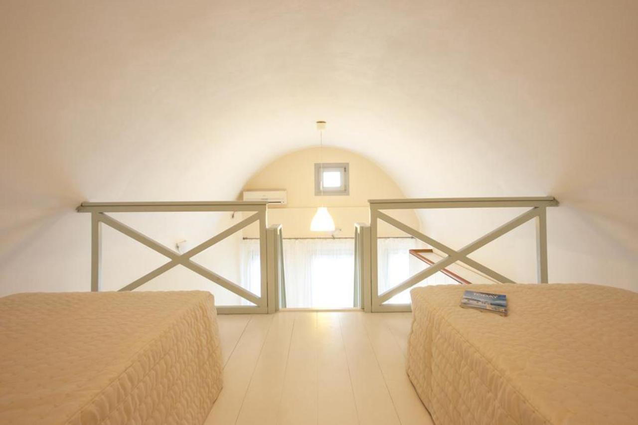 Santorini Med Homes - Sunday Apartment ميساريا المظهر الخارجي الصورة