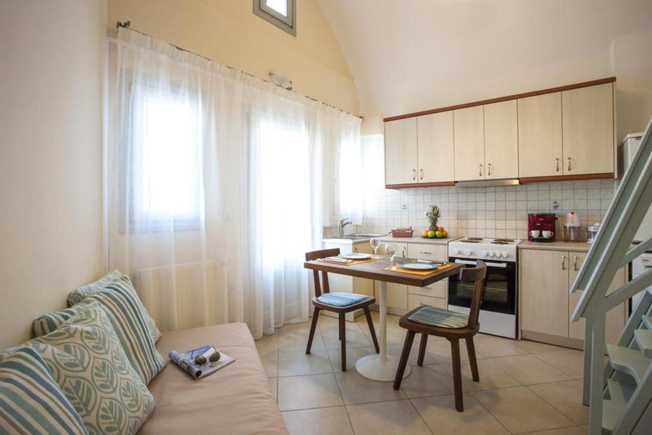 Santorini Med Homes - Sunday Apartment ميساريا المظهر الخارجي الصورة