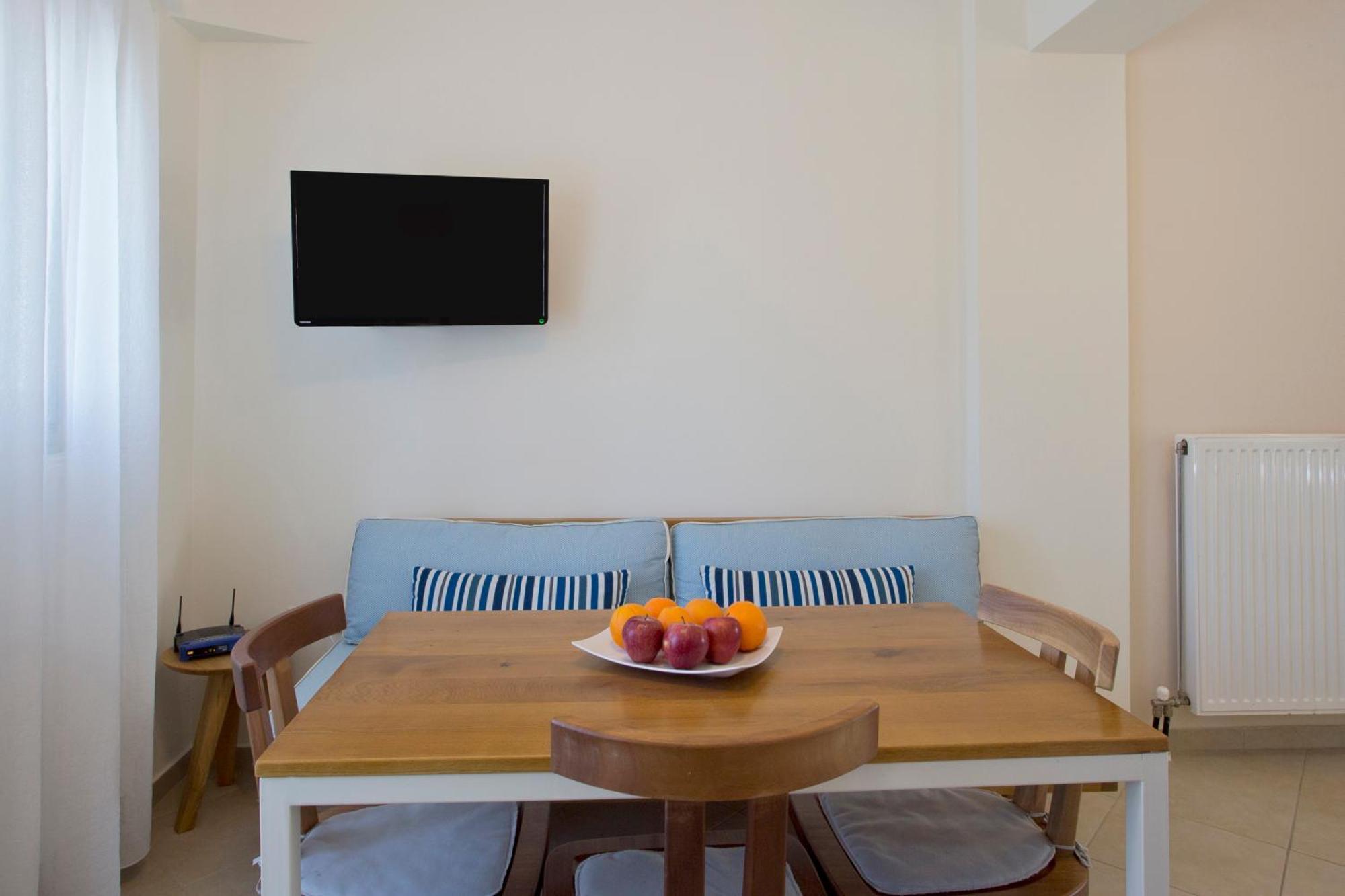 Santorini Med Homes - Sunday Apartment ميساريا المظهر الخارجي الصورة